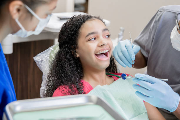 Best Emergency Orthodontic Services in Center Line, MI