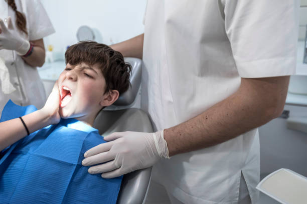 Best Emergency Orthodontic Services in Center Line, MI