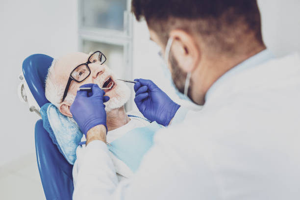 Best Emergency Tooth Extraction in Center Line, MI